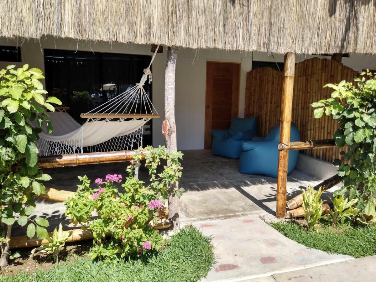 Entre Palmeras Hotel Bocapan Exterior photo
